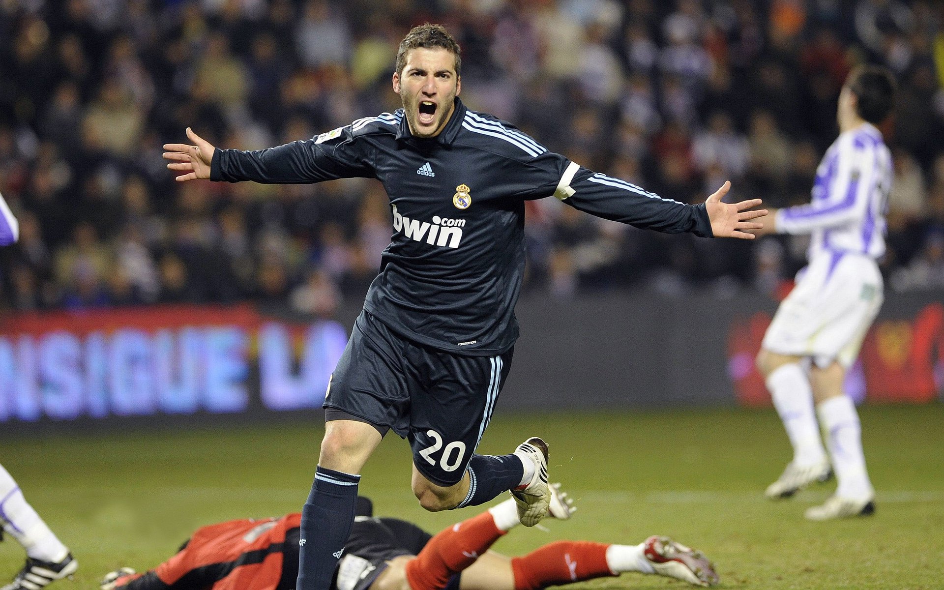 卢卡斯·梅尔滕斯冲刺阶段咬牙坚持，卢卡斯梅尔步枪