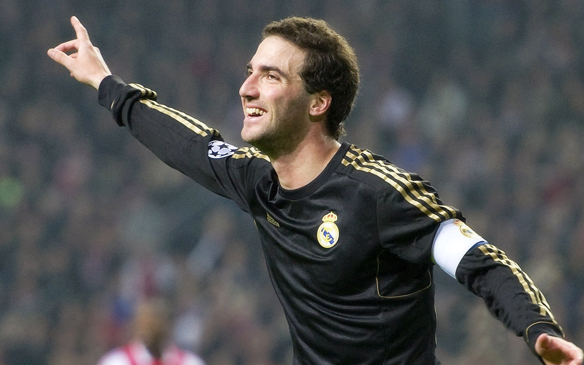 FIFPRO年度最佳11人公布,亚马尔当选票王巴黎占5席。,fifi奖历年名单