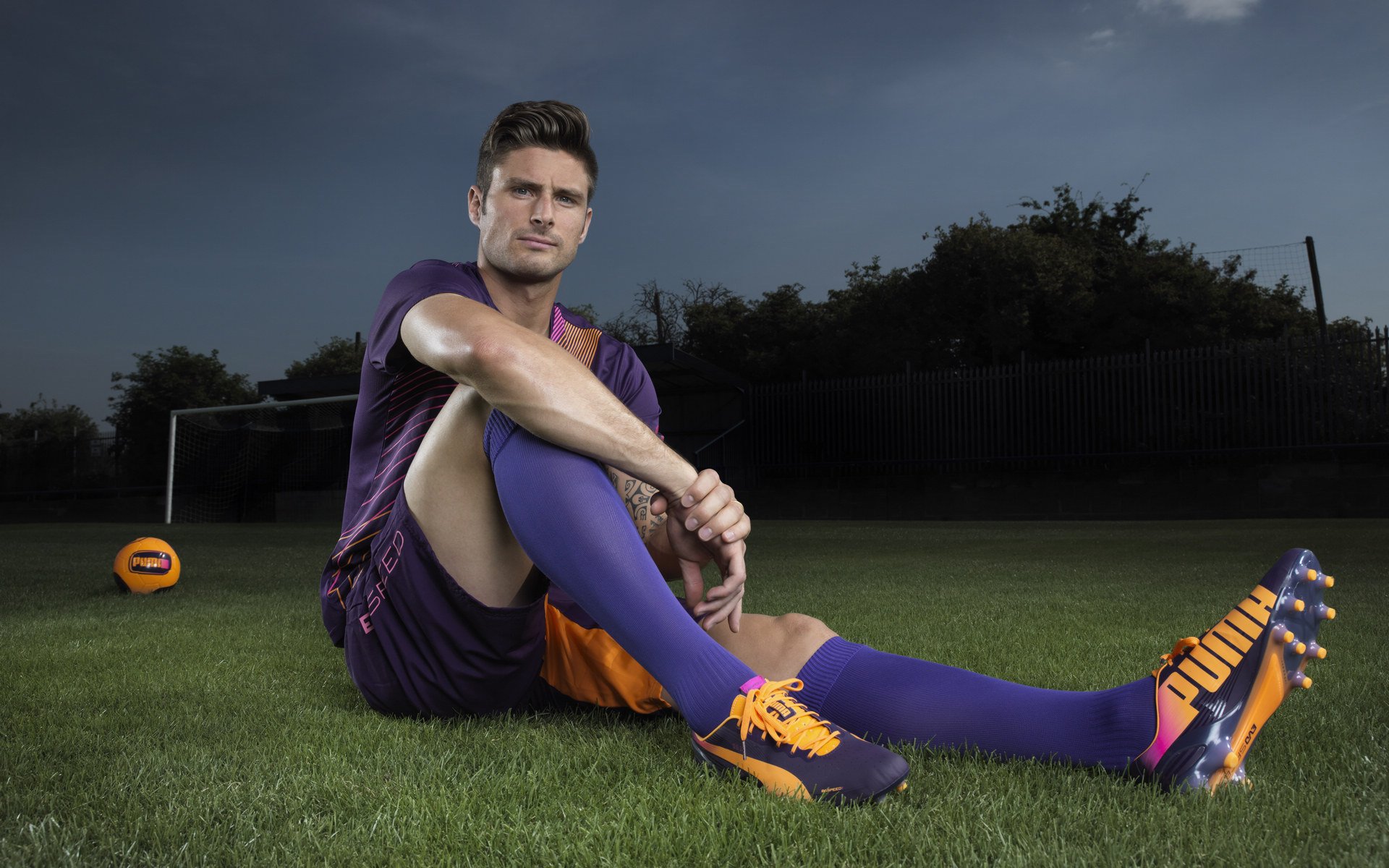 西甲激烈争夺：天王之战点燃全场激情，西甲榜首大战